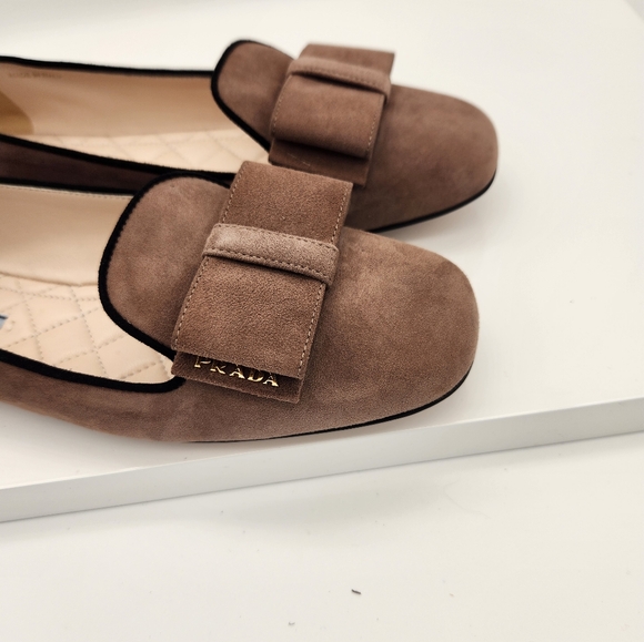 Prada, nude suede flats with bow. Size 39 - Picture 1 of 8